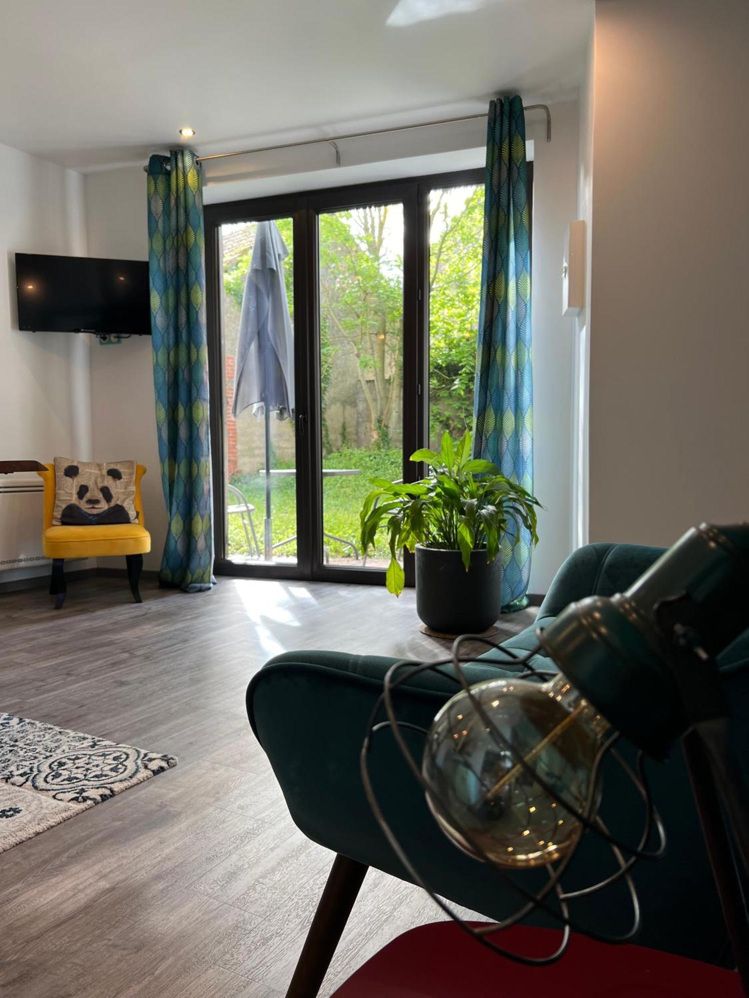 Les Haltes De La Rive Gauche Apartment Sury-pres-Lere Exterior photo